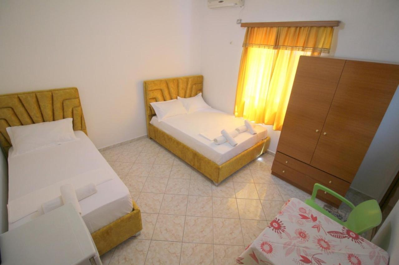Hotel Vila Vilson Sarandë Kamer foto