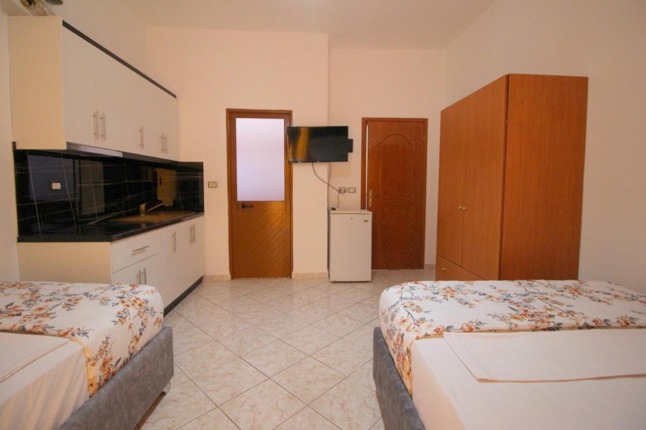 Hotel Vila Vilson Sarandë Kamer foto