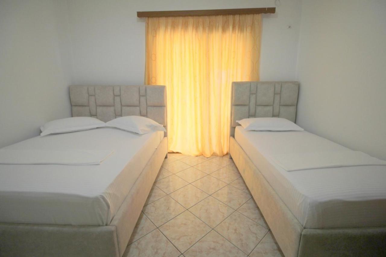 Hotel Vila Vilson Sarandë Kamer foto