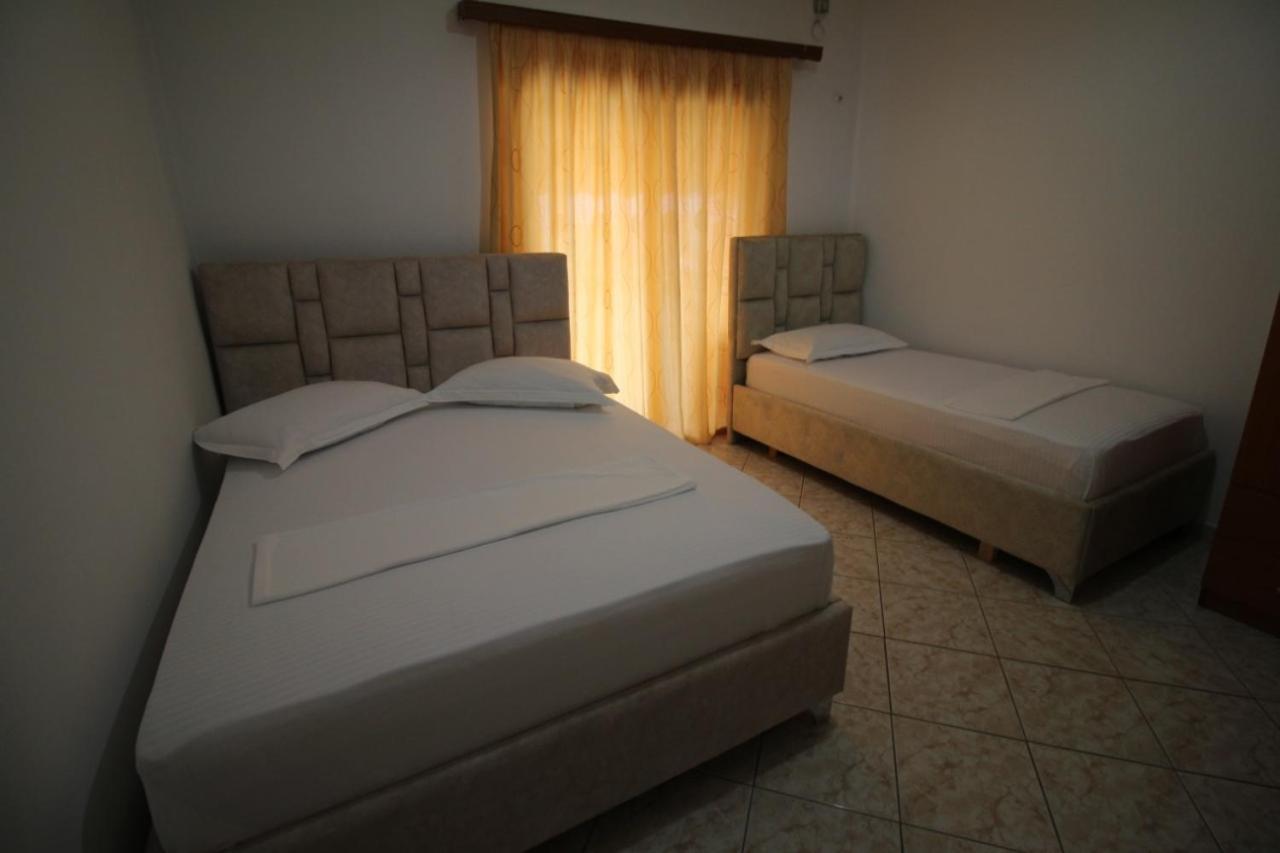 Hotel Vila Vilson Sarandë Kamer foto