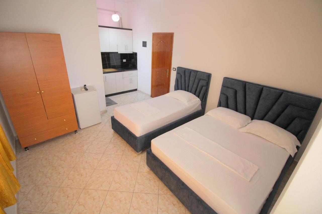 Hotel Vila Vilson Sarandë Buitenkant foto