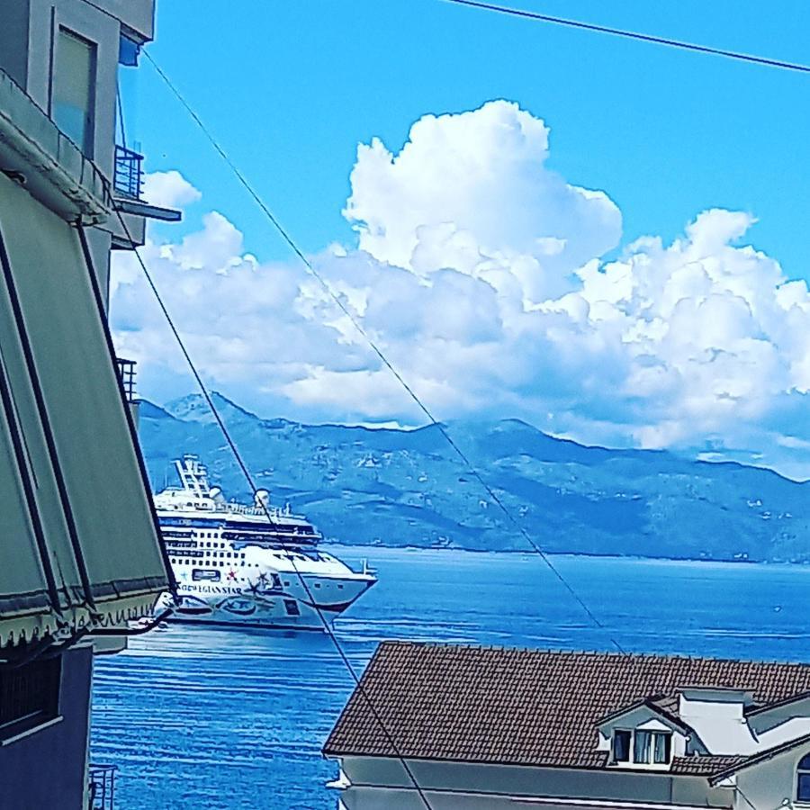 Hotel Vila Vilson Sarandë Buitenkant foto