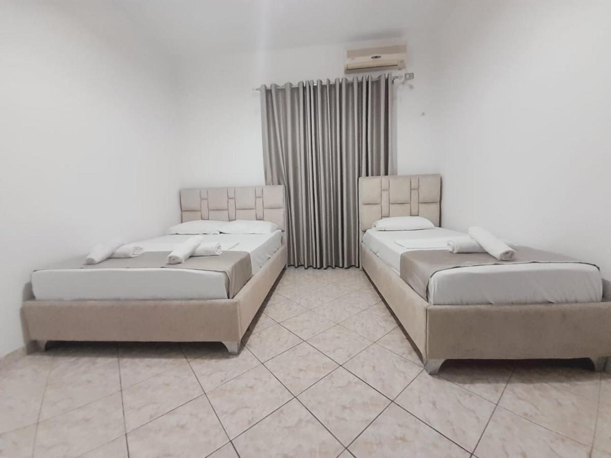 Hotel Vila Vilson Sarandë Buitenkant foto