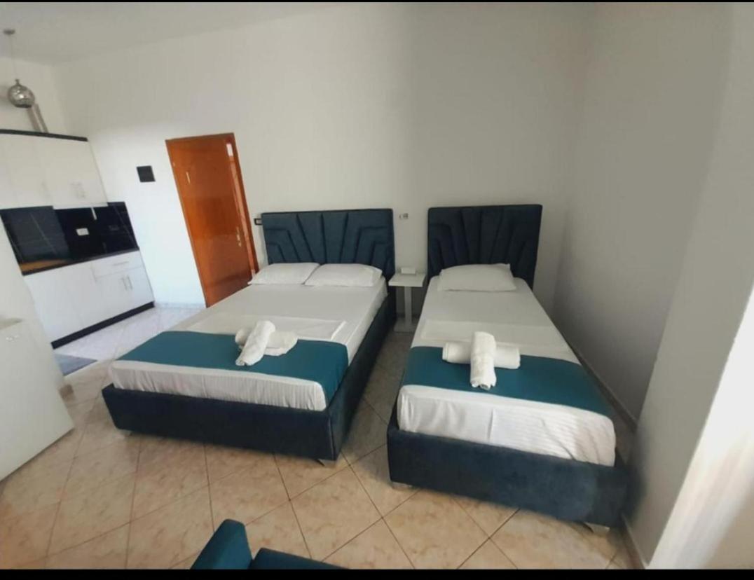 Hotel Vila Vilson Sarandë Buitenkant foto