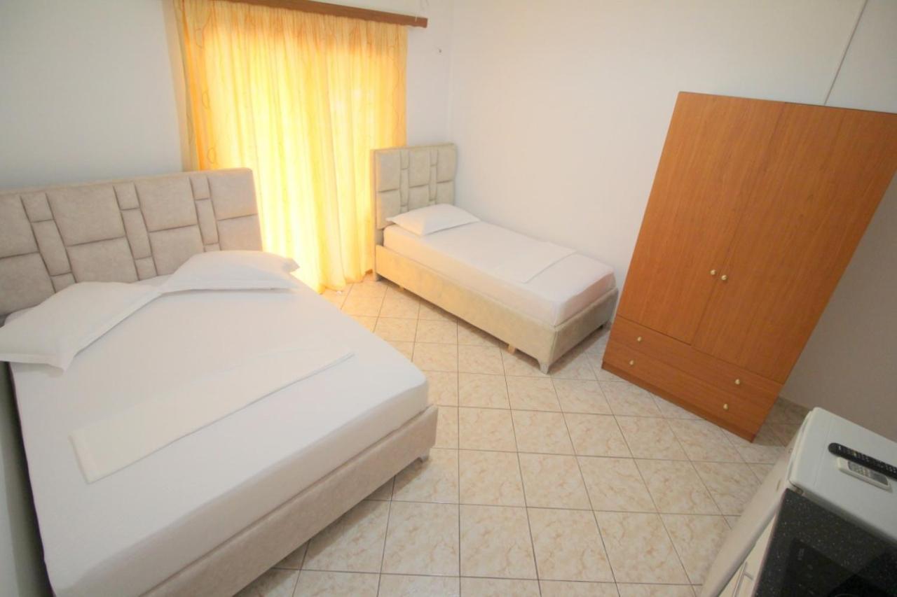Hotel Vila Vilson Sarandë Kamer foto