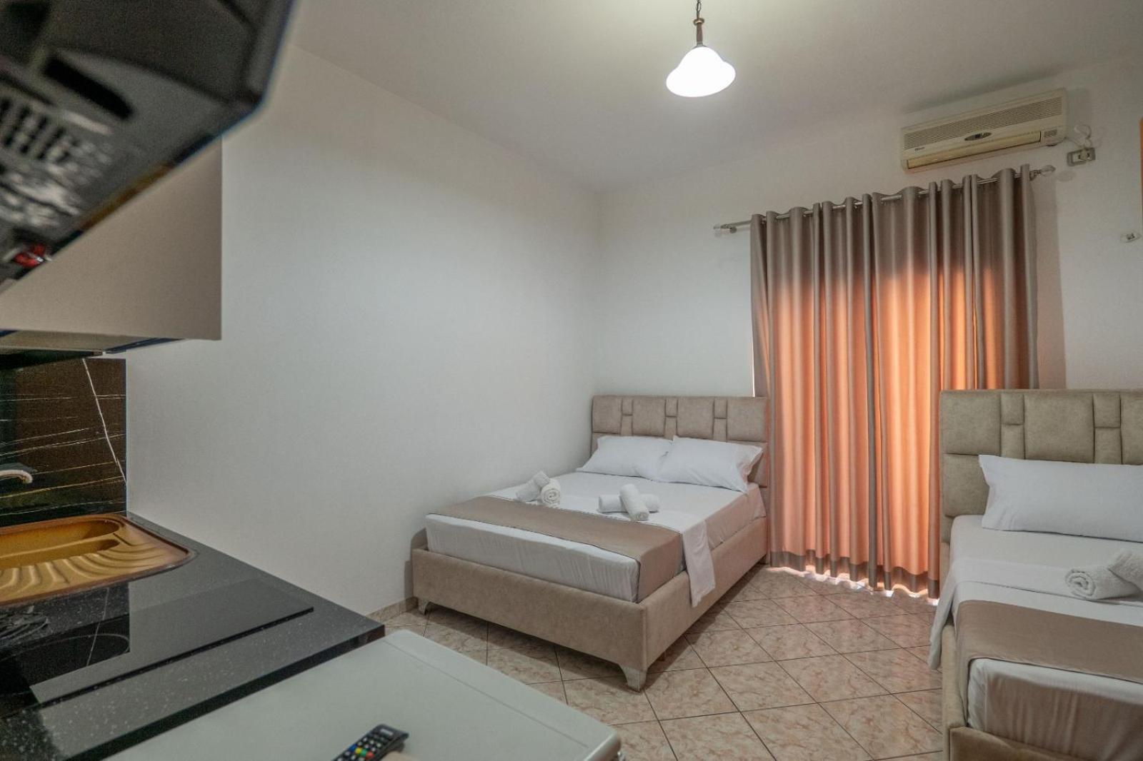 Hotel Vila Vilson Sarandë Buitenkant foto