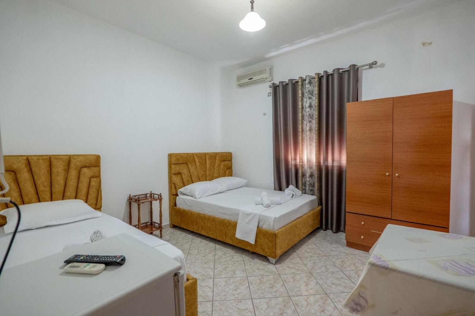 Hotel Vila Vilson Sarandë Buitenkant foto