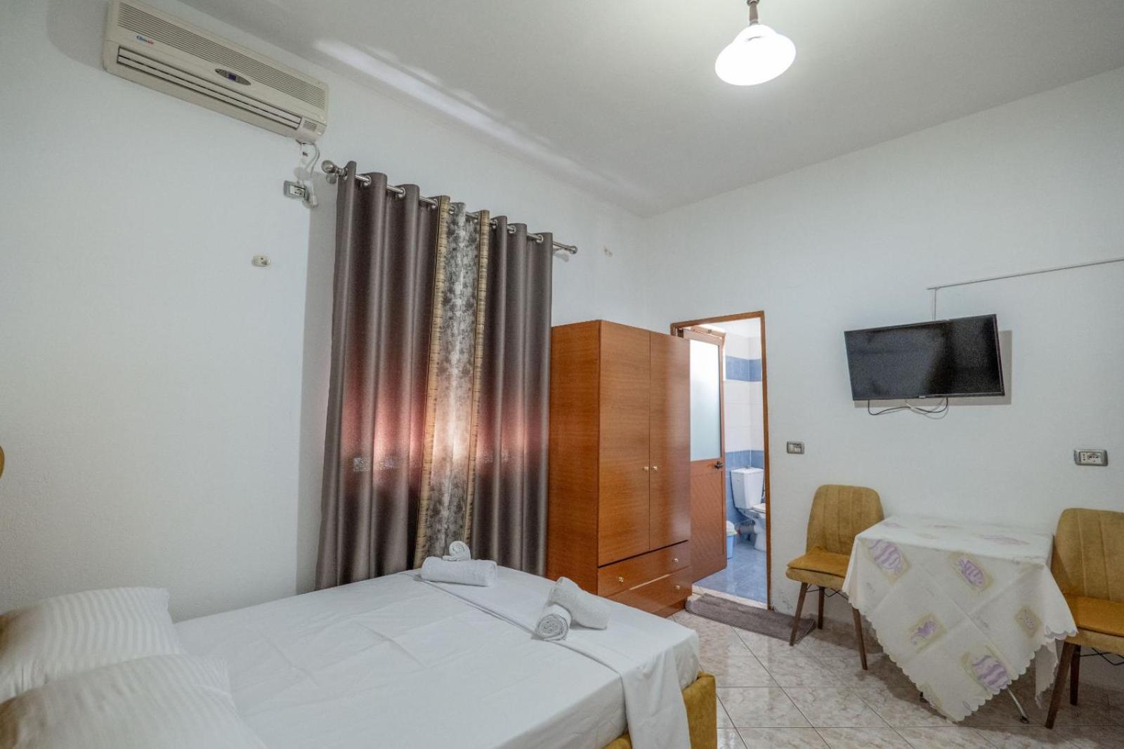 Hotel Vila Vilson Sarandë Buitenkant foto