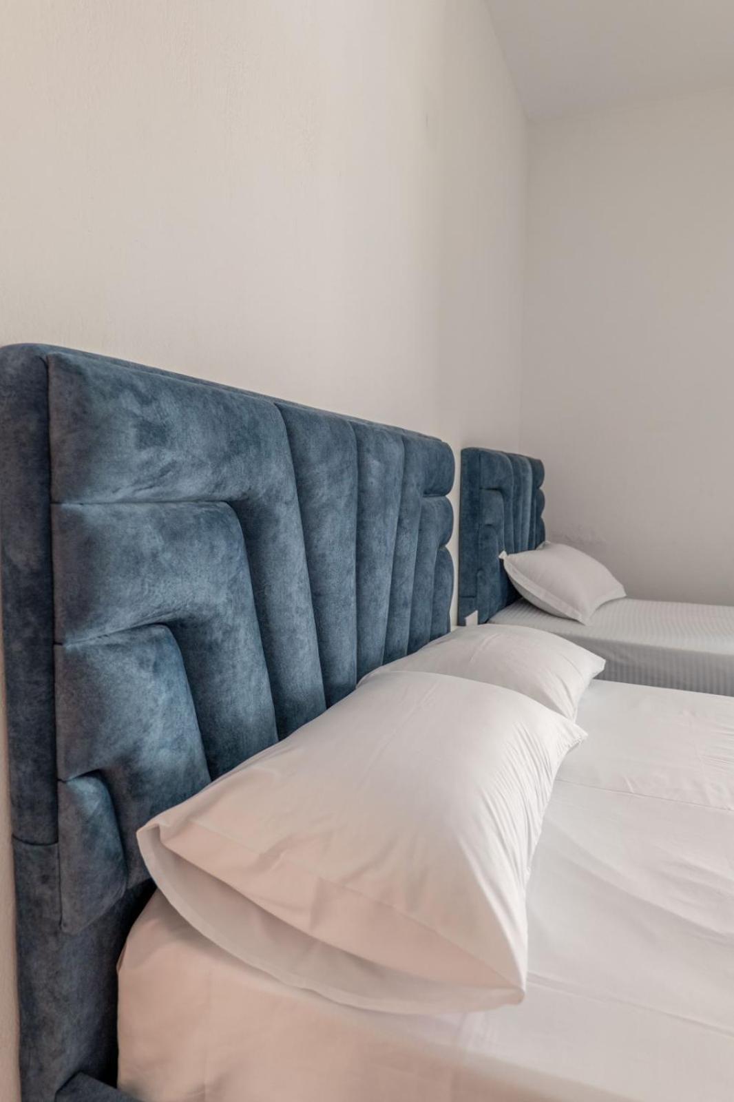 Hotel Vila Vilson Sarandë Buitenkant foto
